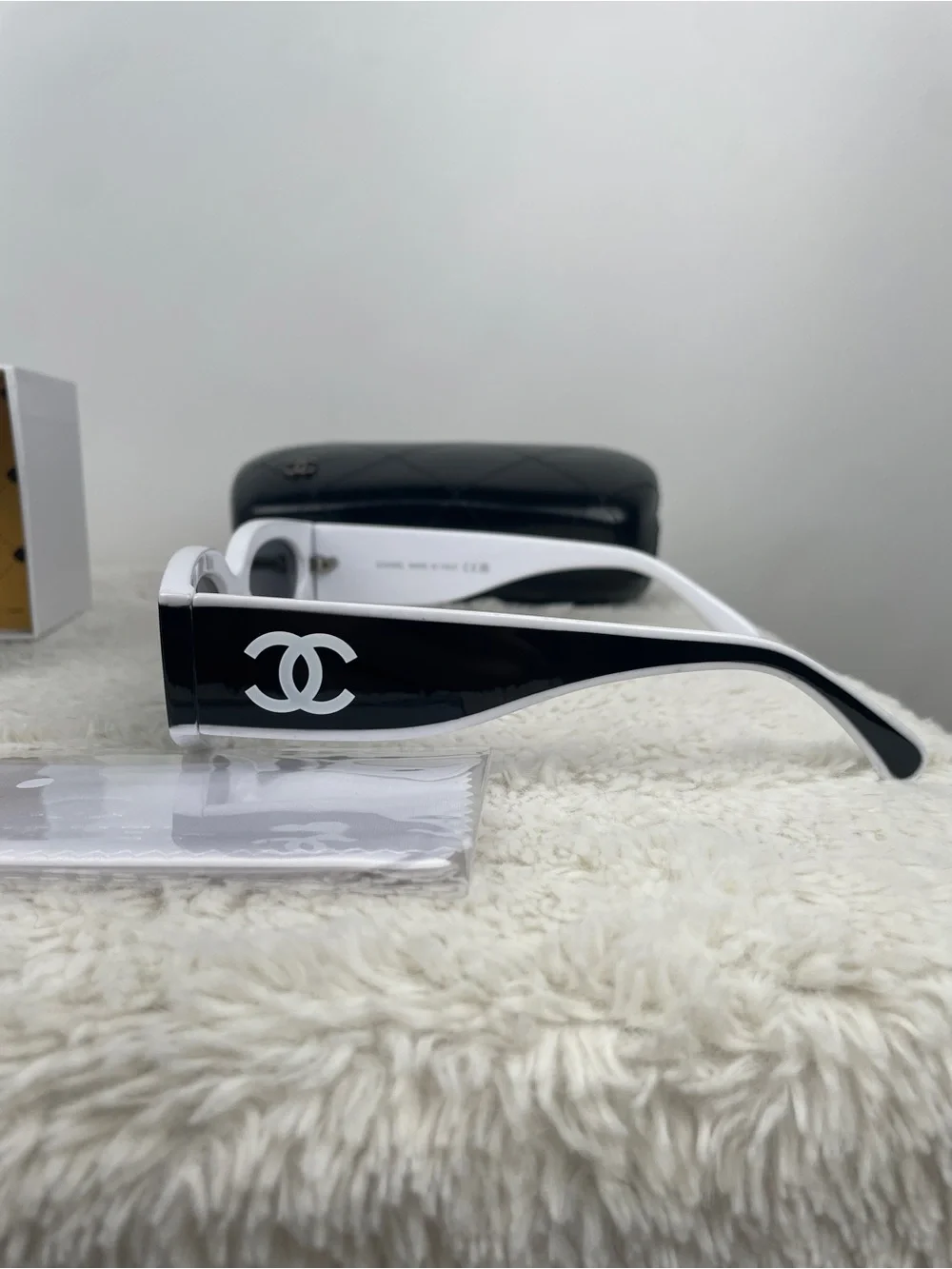 Chanel Cat Eye Sunglasses Women Black White Frame Gray Lense Excellent Condition